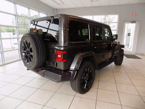Certified 2025 Jeep Wrangler Unlimited Sahara AWD/4WD image 8