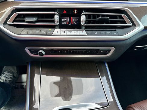 Used 2023 BMW X5 xDrive40i w/ Premium Package image 17