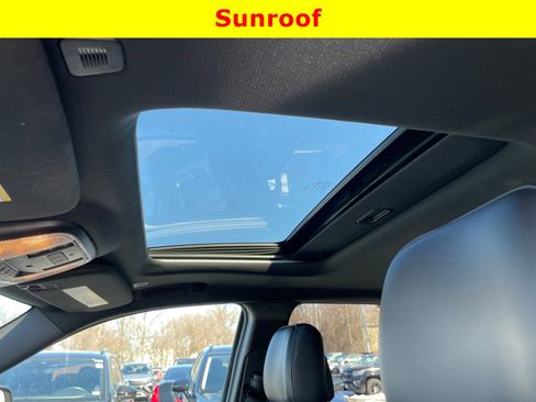 Used 2017 Jeep Grand Cherokee Limited AWD/4WD image 16