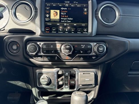 Used 2022 Jeep Wrangler Unlimited Sahara w/ Cold Weather Group image 26