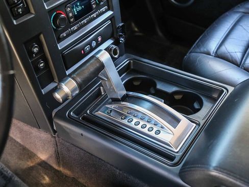 Used 2005 HUMMER H2 w/ Preferred Equipment Group image 36