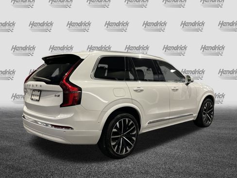 Used 2025 Volvo XC90 B6 Plus image 10
