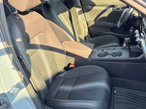 Used 2023 Honda Civic Sport image 13