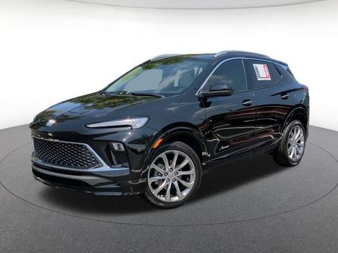 Used 2024 Buick Encore GX Avenir w/ Avenir Convenience Package FWD image 1