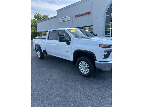 Used 2022 Chevrolet Silverado 2500 LT AWD/4WD image 2