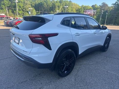 Used 2025 Chevrolet Trax ACTIV w/ Driver Confidence Package image 4