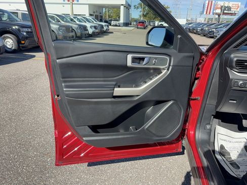 Certified 2020 Ford Explorer XLT w/ Equipment Group 202A image 8