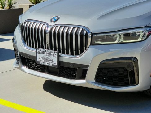 Used 2020 BMW 750i xDrive w/ M Sport Package image 8