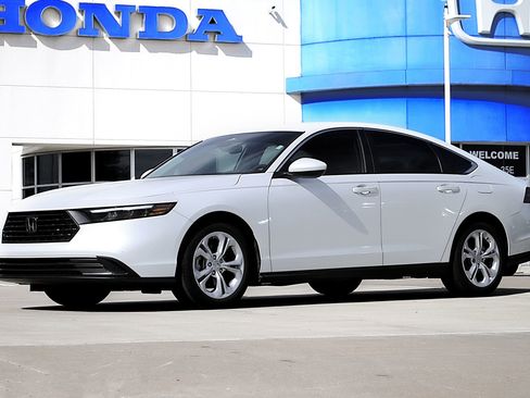 Used 2025 Honda Accord LX image 1
