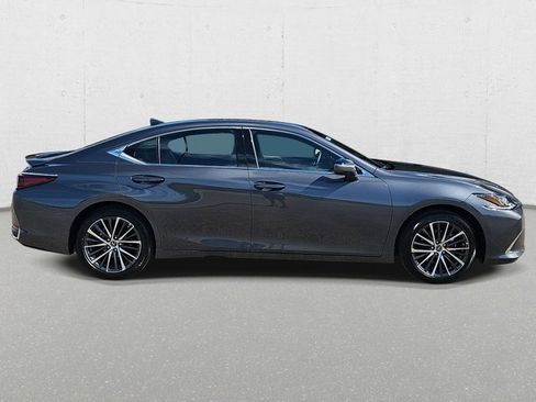 Certified 2025 Lexus ES 300h w/ Premium Package image 4