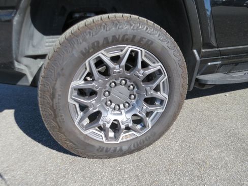 Used 2025 GMC Hummer EV 3X image 8