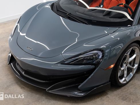 Used 2020 McLaren 600LT Spider RWD image 2