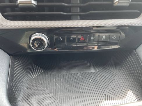 Used 2025 Ford Explorer Active w/ Active Comfort Package AWD/4WD image 24