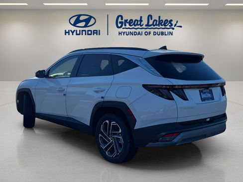 Certified 2025 Hyundai Tucson Limited FWD image 3