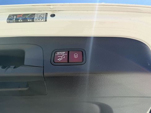 Used 2023 Mercedes-Benz GLS 450 4MATIC image 25