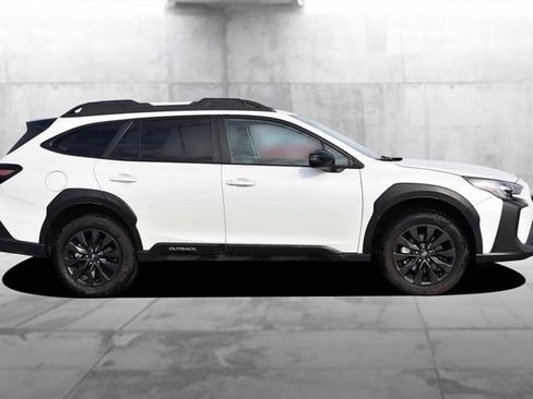 Used 2025 Subaru Outback Onyx Edition image 5