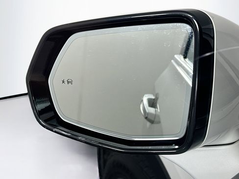 Used 2023 Cadillac XT4 Premium Luxury w/ Technology Package image 16