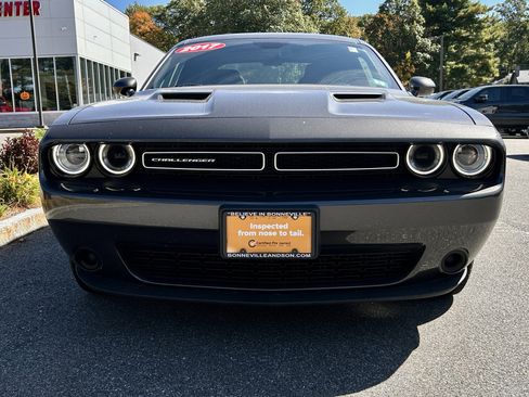 Used 2017 Dodge Challenger SXT w/ Driver Convenience Group image 15