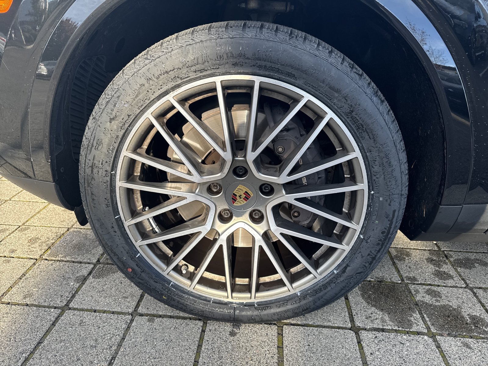 Used 2023 Porsche Cayenne Platinum Edition AWD/4WD image 9