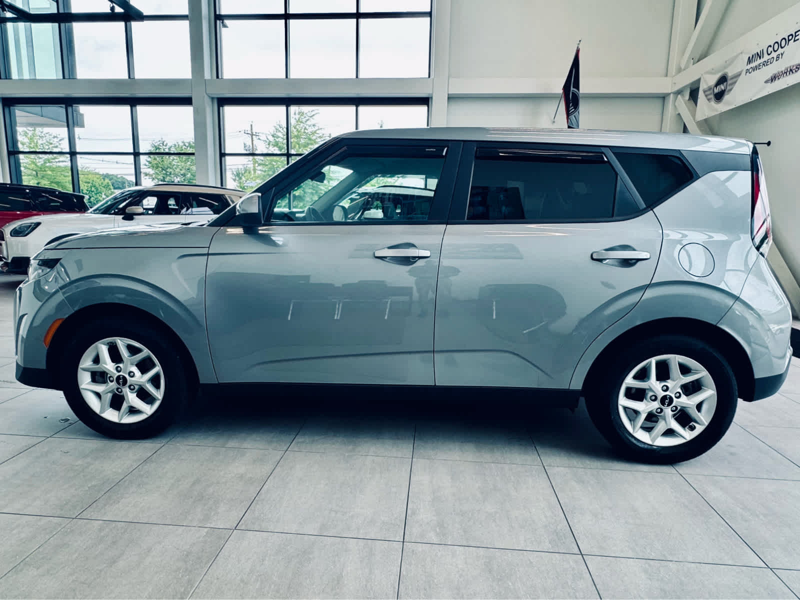 Used 2023 Kia Soul LX w/ LX Technology Package FWD image 9
