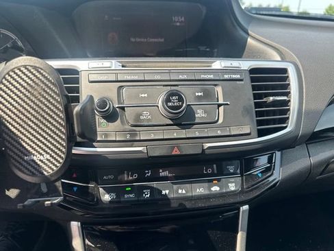 Used 2017 Honda Accord LX image 4