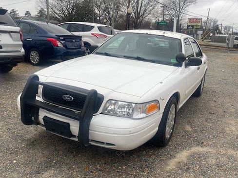 Used 2008 Ford Crown Victoria Police Interceptor image 2