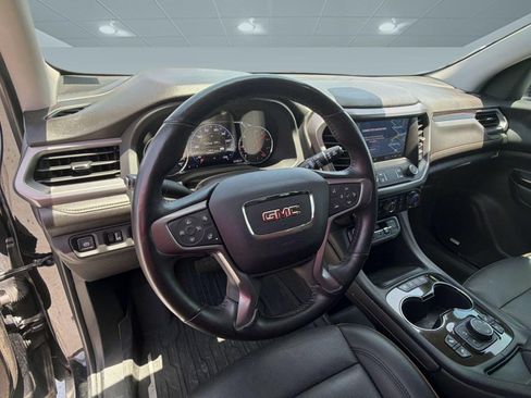 Used 2022 GMC Acadia AT4 w/ Technology Package AWD/4WD image 4