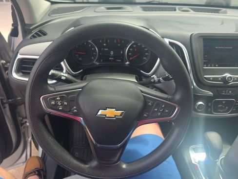 Used 2022 Chevrolet Equinox LS w/ LS Convenience Package AWD/4WD image 7