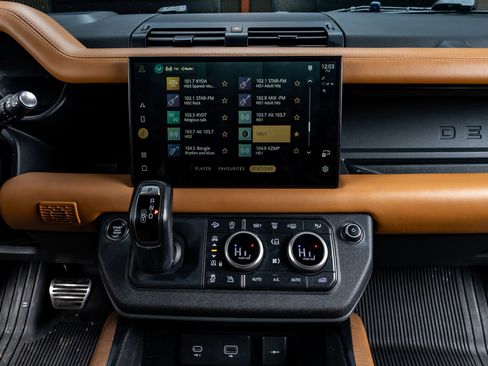 Used 2023 Land Rover Defender 110 X image 19