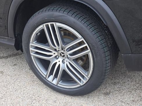 Used 2025 Mercedes-Benz GLS 450 4MATIC image 16