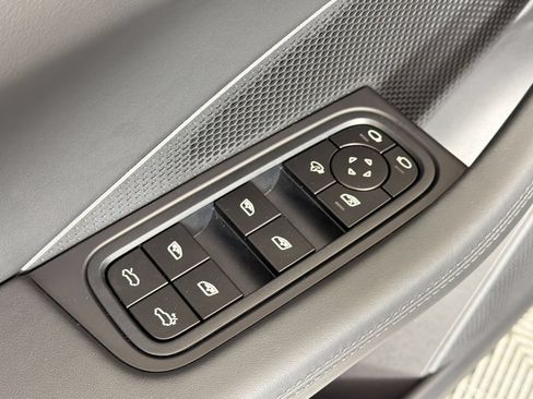 Certified 2026 Porsche Macan GTS Electric AWD/4WD image 27