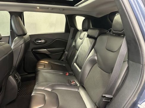 Used 2020 Jeep Cherokee Latitude Plus w/ Comfort/Convenience Group image 11