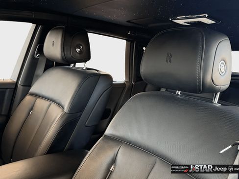 Used 2022 Rolls-Royce Phantom Sedan RWD image 11