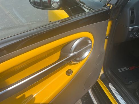 Used 2005 Chevrolet SSR w/ Preferred Equipment Group RWD image 12