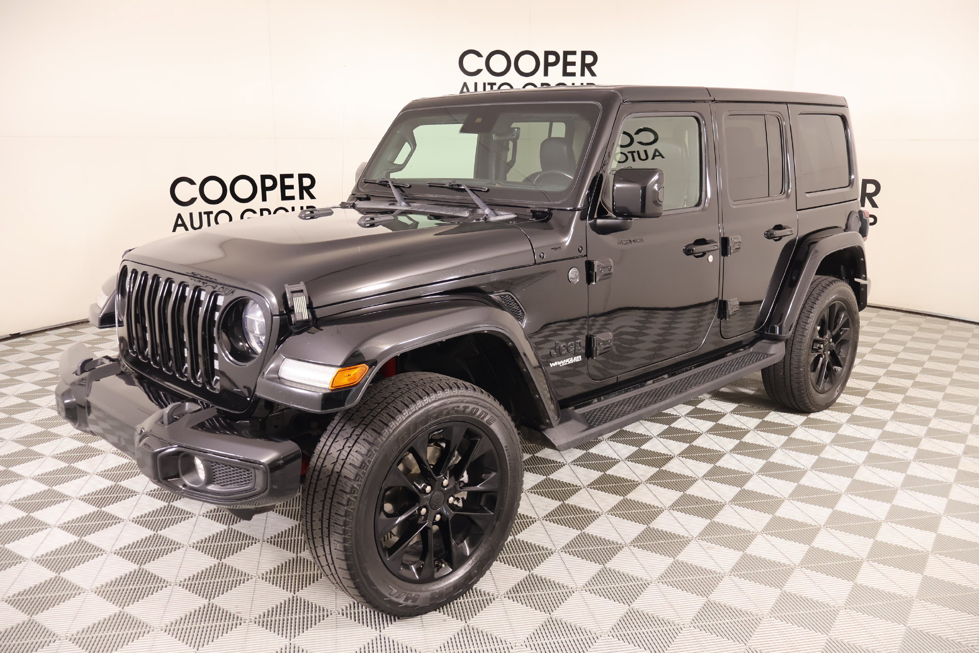 Used 2021 Jeep Wrangler Unlimited Sahara AWD/4WD image 11