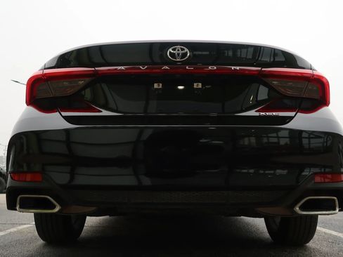 Used 2019 Toyota Avalon XLE w/ Moonroof Package FWD image 10