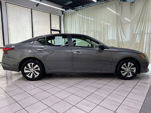 Used 2025 Nissan Altima 2.5 S image 3