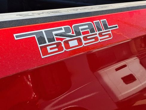 Used 2022 Chevrolet Silverado 1500 LT Trail Boss w/ LT Trail Boss Premium Package AWD/4WD image 26