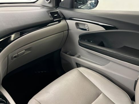 Used 2019 Honda Pilot Elite image 11