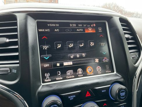 Used 2014 Jeep Grand Cherokee Overland w/ Advanced Technology Group image 23