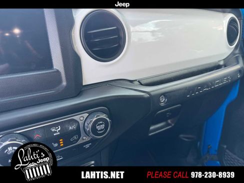 Certified 2021 Jeep Wrangler Islander image 29