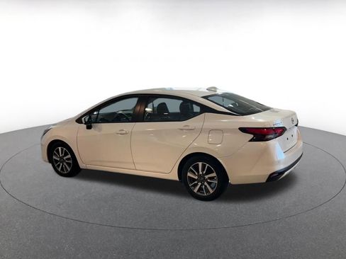 Used 2025 Nissan Versa SV image 10