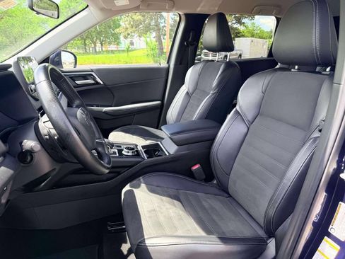 Used 2024 Mitsubishi Outlander SE FWD image 19