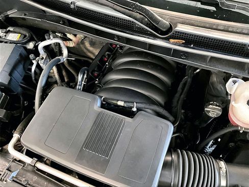 Used 2025 GMC Yukon AT4 w/ LPO, Floor Liner Package image 36