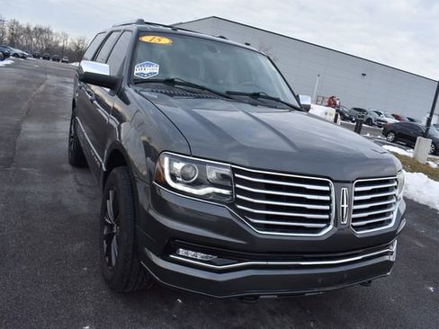 Used 2015 Lincoln Navigator Base image 9