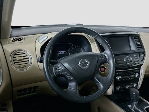 Used 2017 Nissan Pathfinder SV FWD image 18