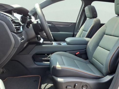 New 2026 GMC Acadia AT4 w/ Luxury Package AWD/4WD image 16