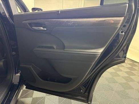 New 2026 Toyota Highlander Limited image 18