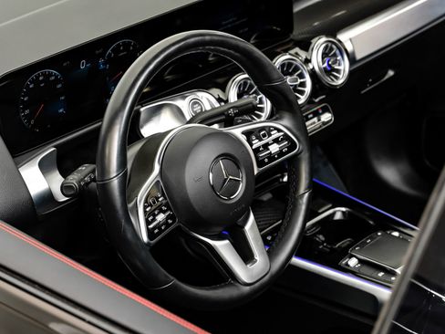 Used 2023 Mercedes-Benz GLB 250 4MATIC image 20