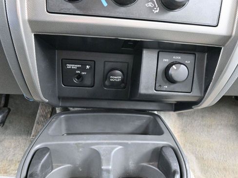 Used 2006 Dodge Dakota SLT image 18